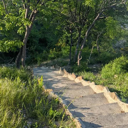 Sea View -10 Min To -weekend Access -garage Incl شقة