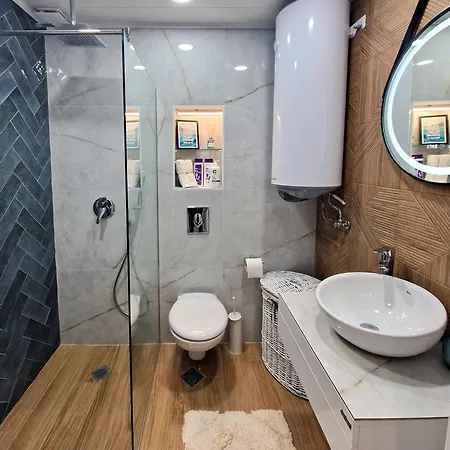 Sea View -10 Min To -weekend Access -garage Incl