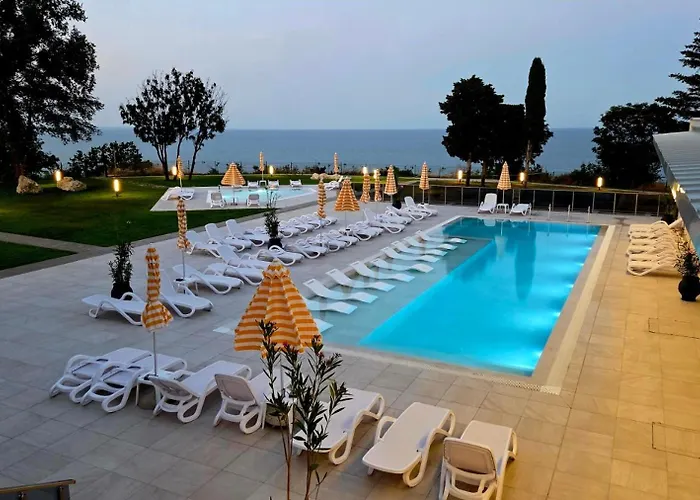 Апартамент Sea View -10 Min To -weekend Access -garage Incl Варна